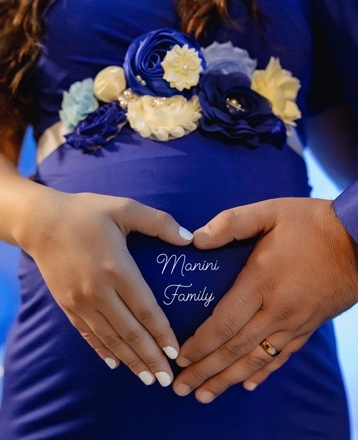 Pregnant woman, blue dress